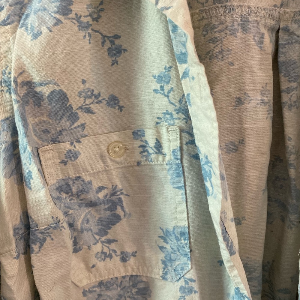 Old navy button up - Picture 2 of 4